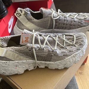 Men Nike space hippie size 8.5 great condition